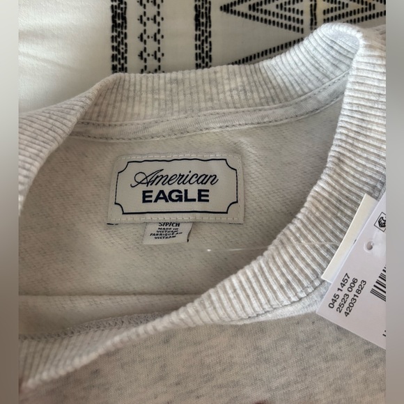 💥SOLD💥 American Eagle Crew Neck - Picture 2 of 4